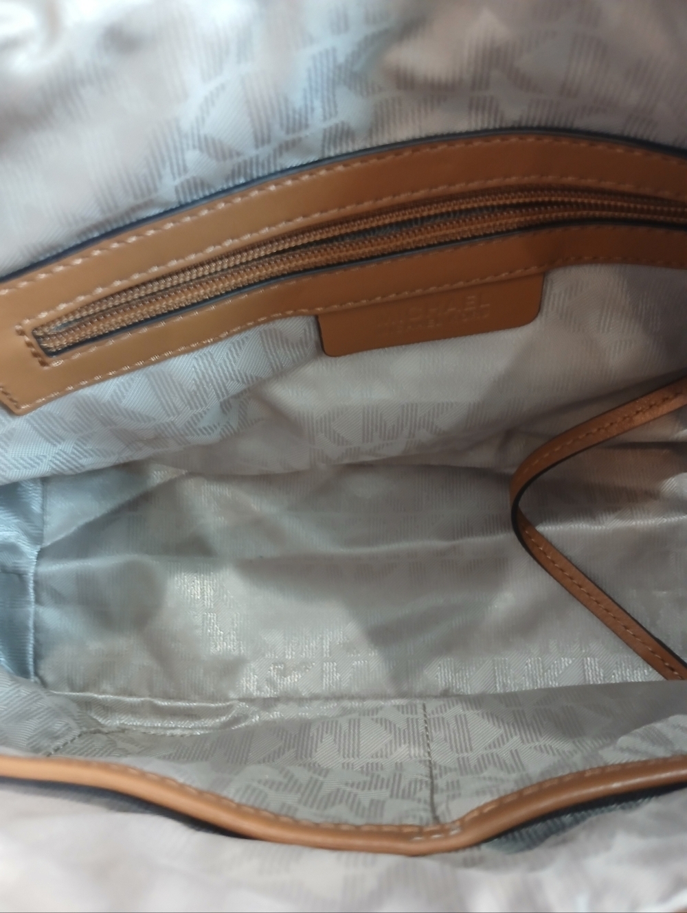 Michael Kors Brown Leather Shoulder Bag | Hobo Style | Gold Logo | Handbag - Picture 7 of 7